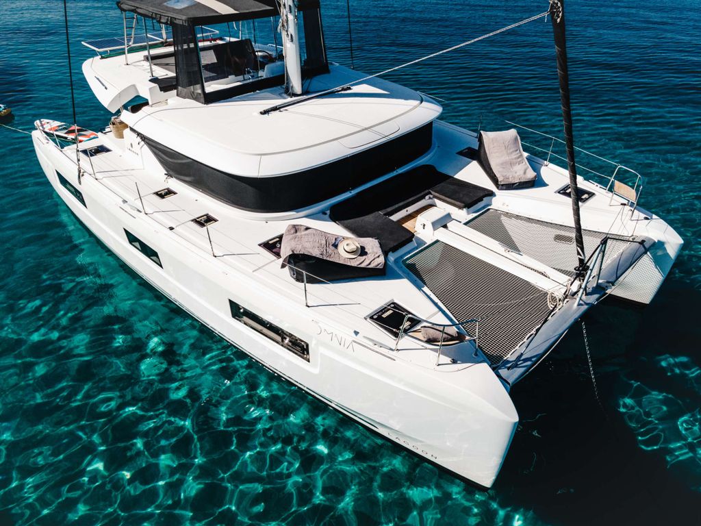 Omnia - Boat Images