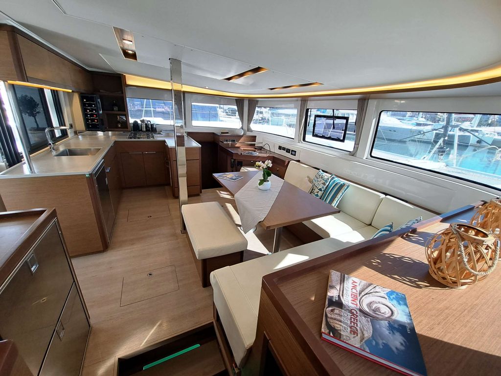 Omnia - Boat Images