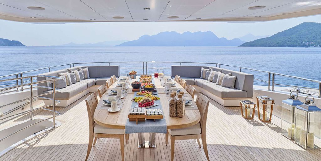 AQUA LIBRA - Boat Images