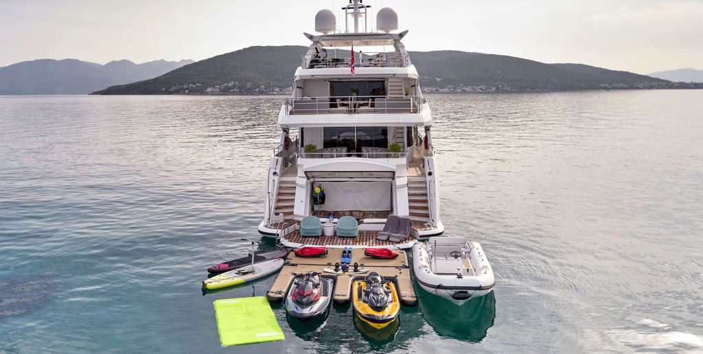 AQUA LIBRA - Boat Images