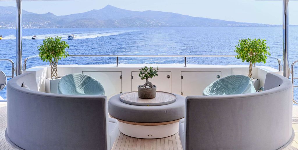 AQUA LIBRA - Boat Images