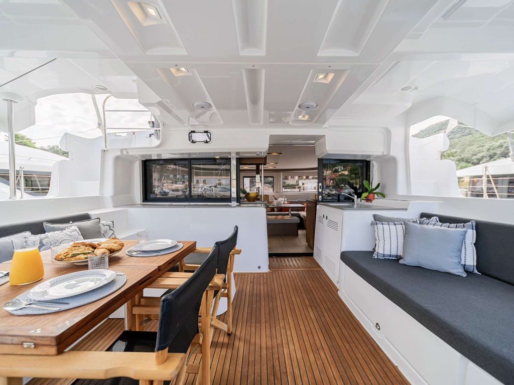LINO - Boat Images