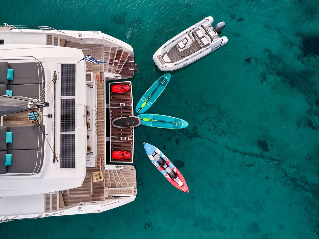 DOLLY - Boat Images