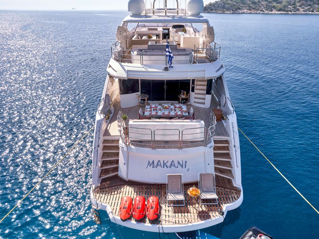 MAKANI II - Boat Images