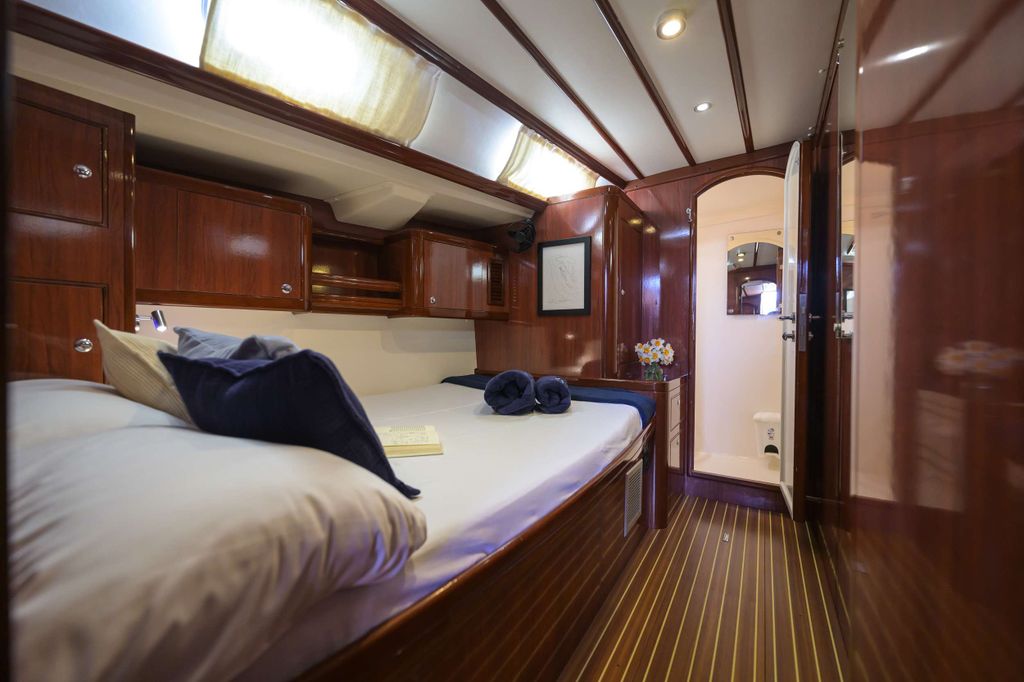 MYTHOS - Boat Images
