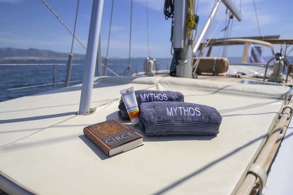 MYTHOS - Boat Images