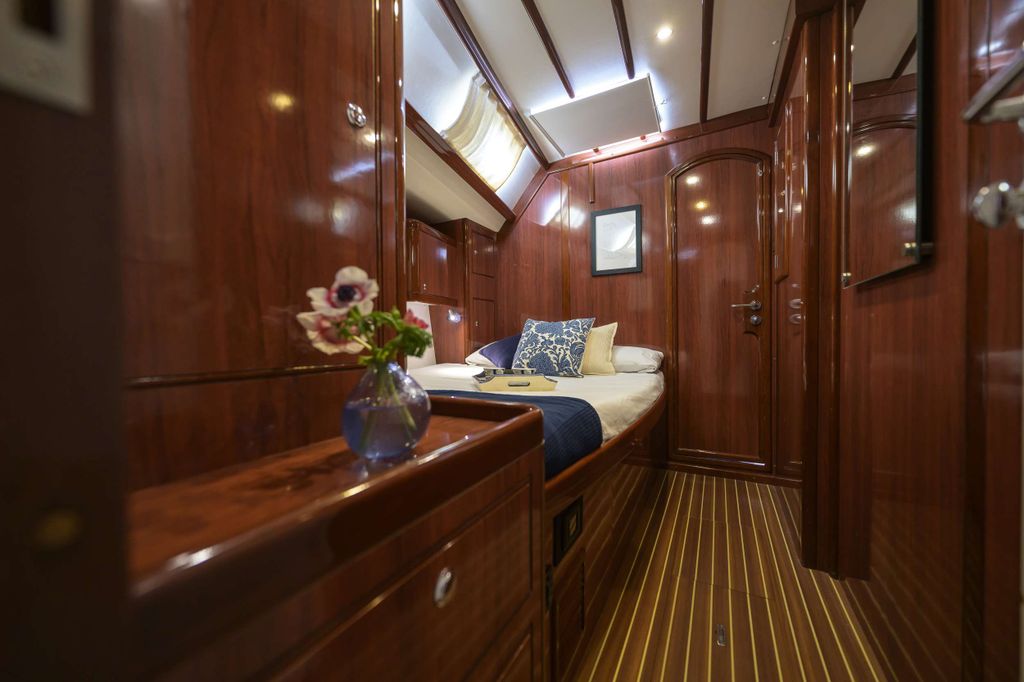 MYTHOS - Boat Images