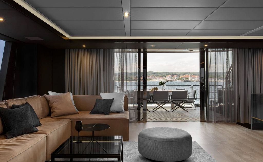 GRAYONE - Boat Images
