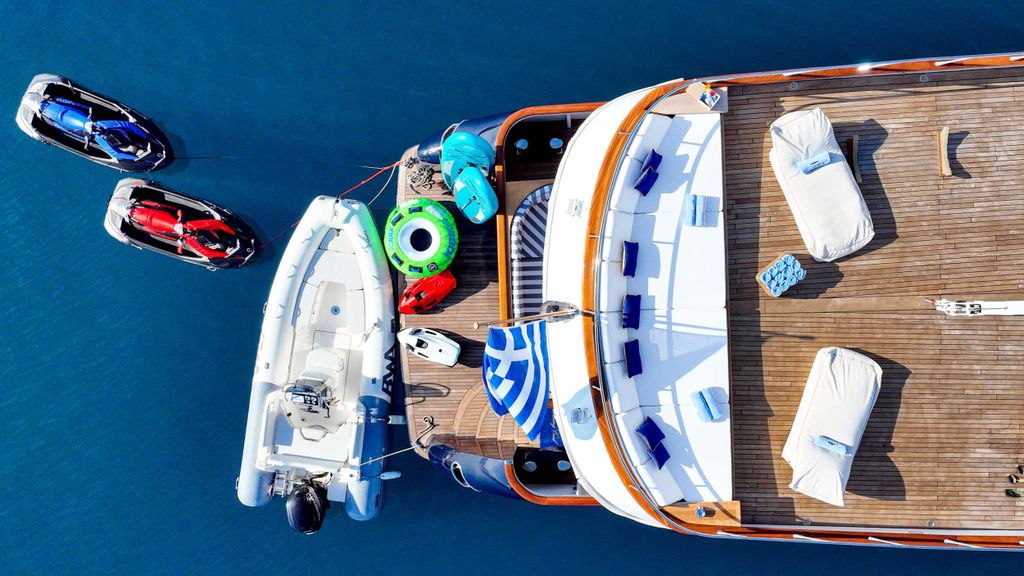 SOMETHING COOL - Boat Images