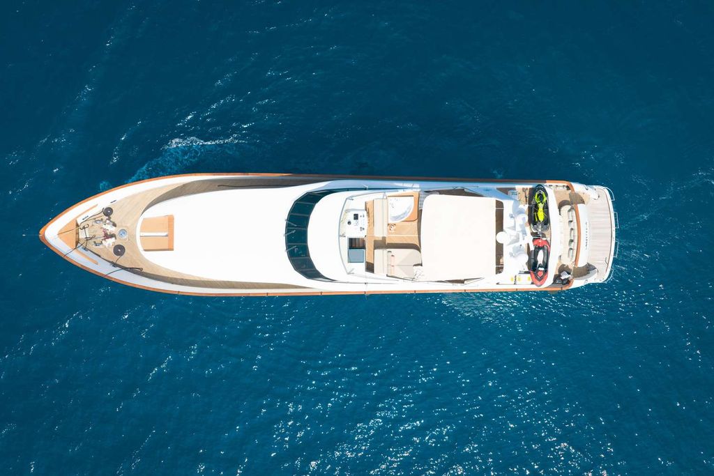 AQUILA - Boat Images
