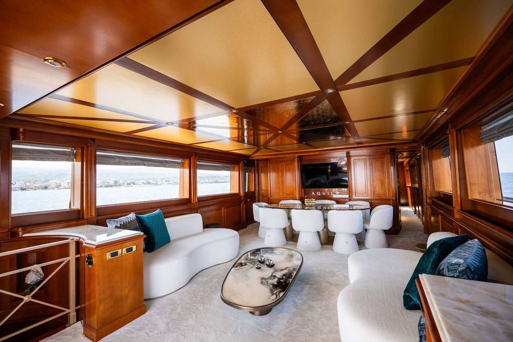 AQUILA - Boat Images