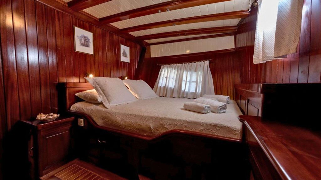 ERATO - Boat Images