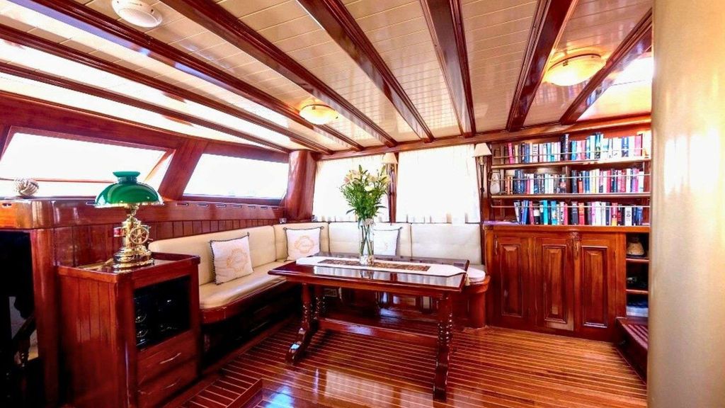 ERATO - Boat Images