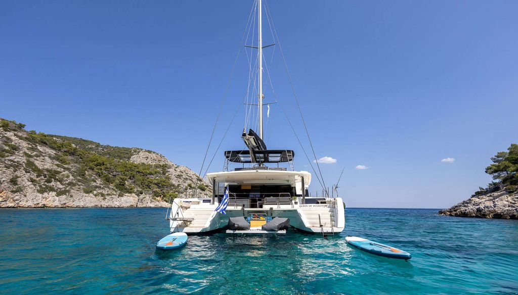 QUEEN OF DIAMONDS - Boat Images