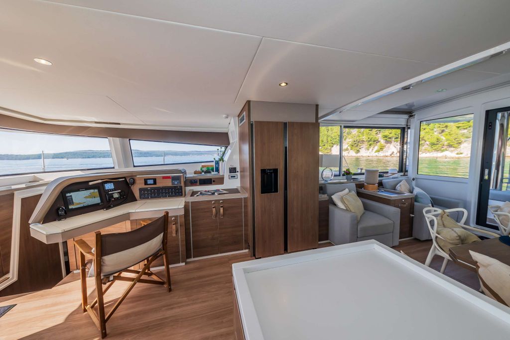OCEAN LOUNGE - Boat Images
