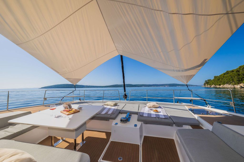 OCEAN LOUNGE - Boat Images