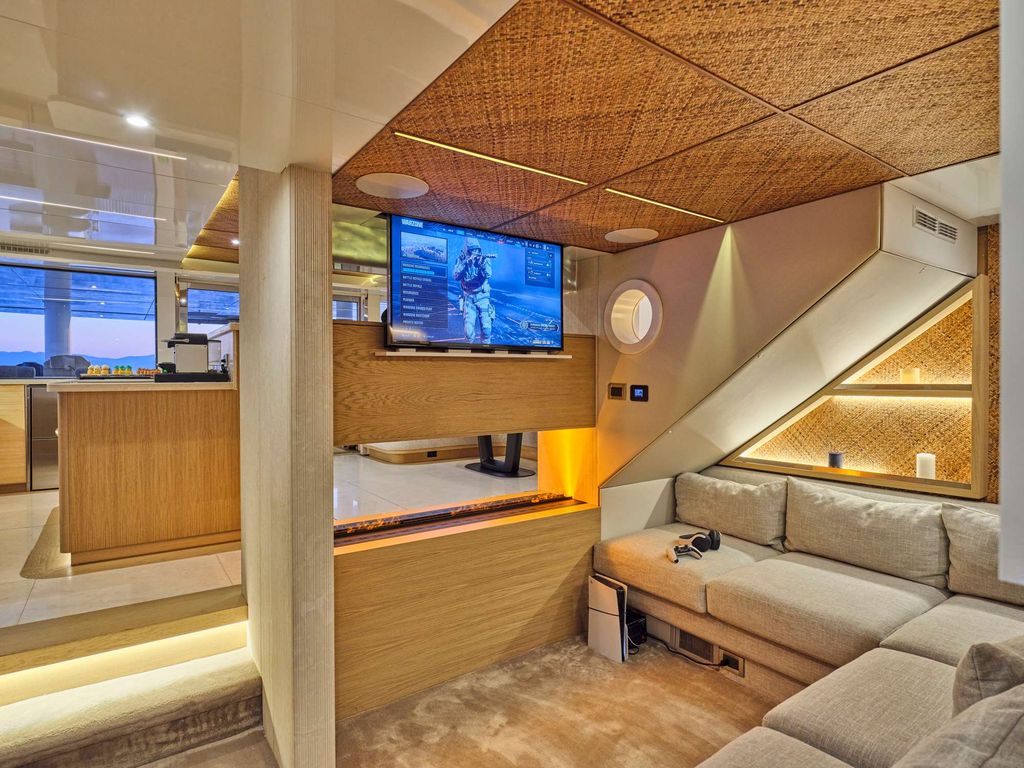 SAMARA - Boat Images
