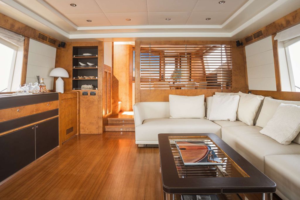 Anlia - Boat Images