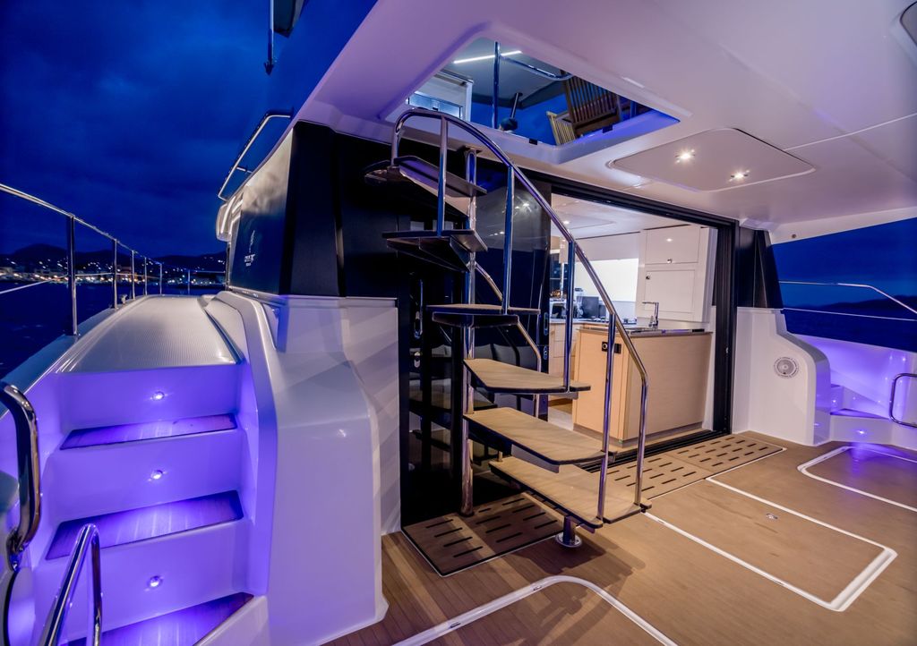ENDLESS BEAUTY - Boat Images