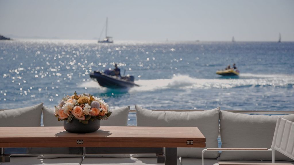 ENDLESS BEAUTY - Boat Images