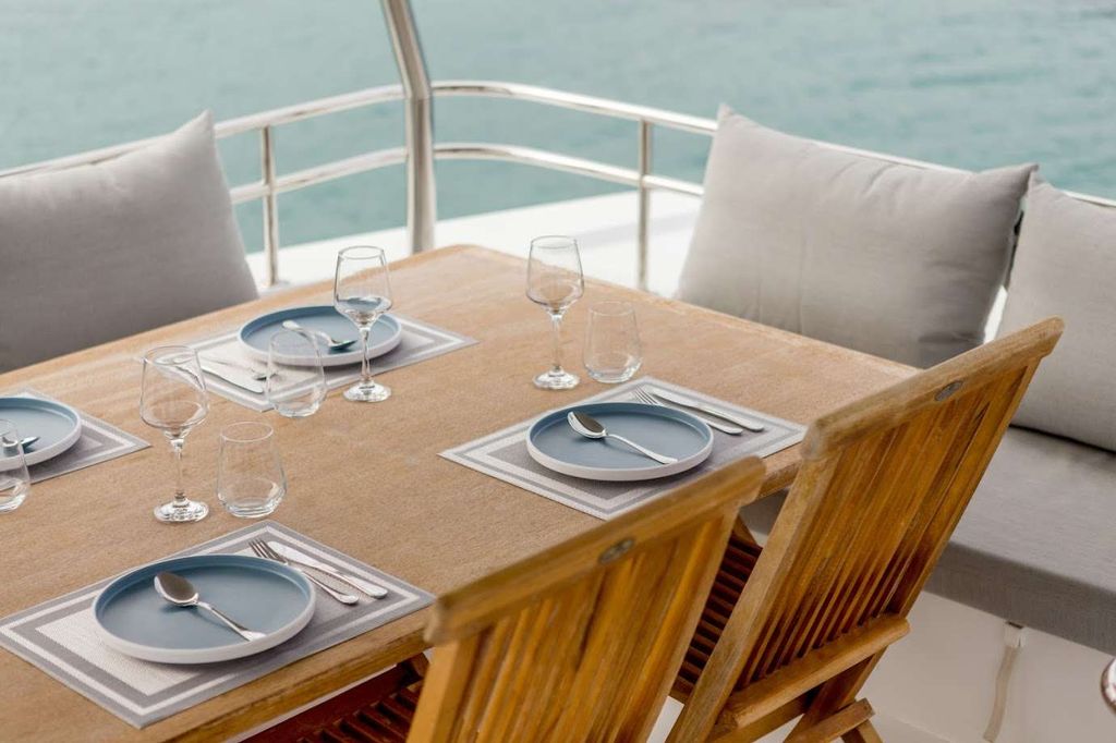 ENDLESS BEAUTY - Boat Images
