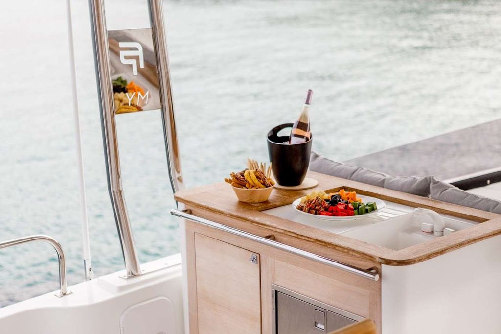 ENDLESS BEAUTY - Boat Images