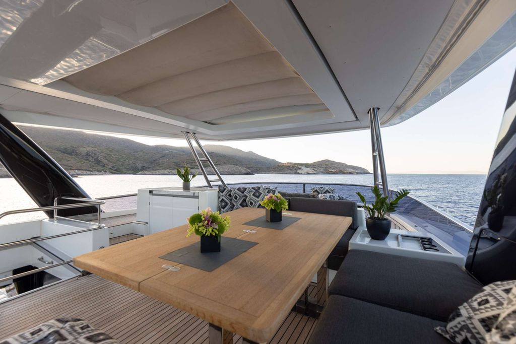 Pearly Gates - Boat Images