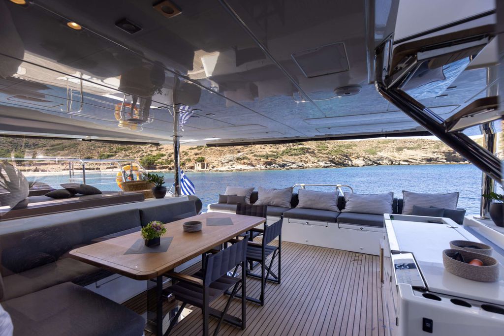 Pearly Gates - Boat Images