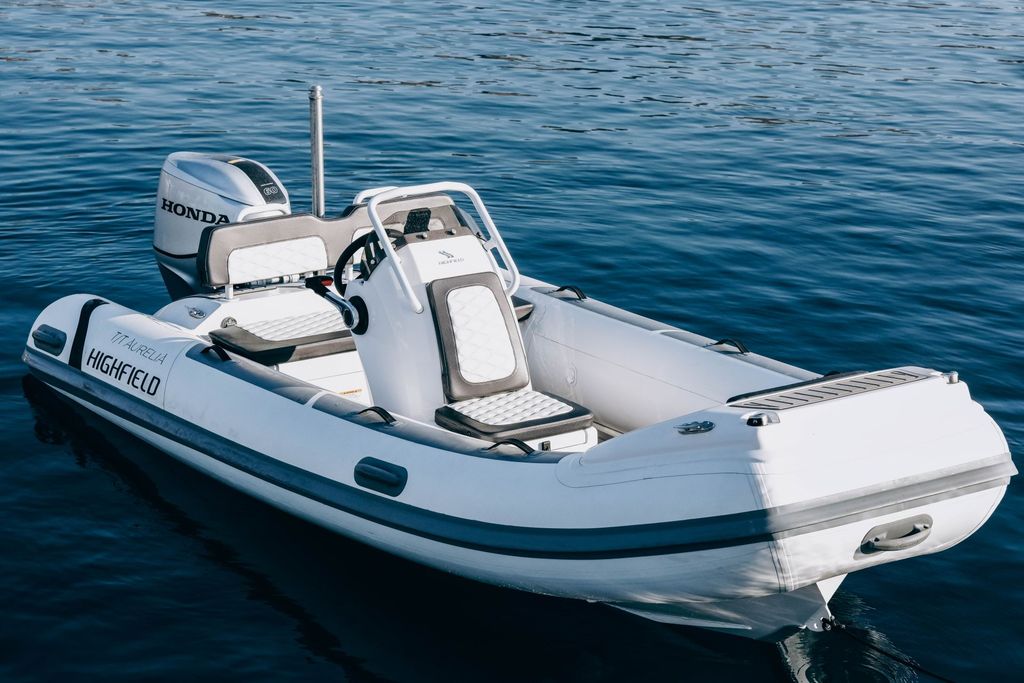 AURELIA - Boat Images