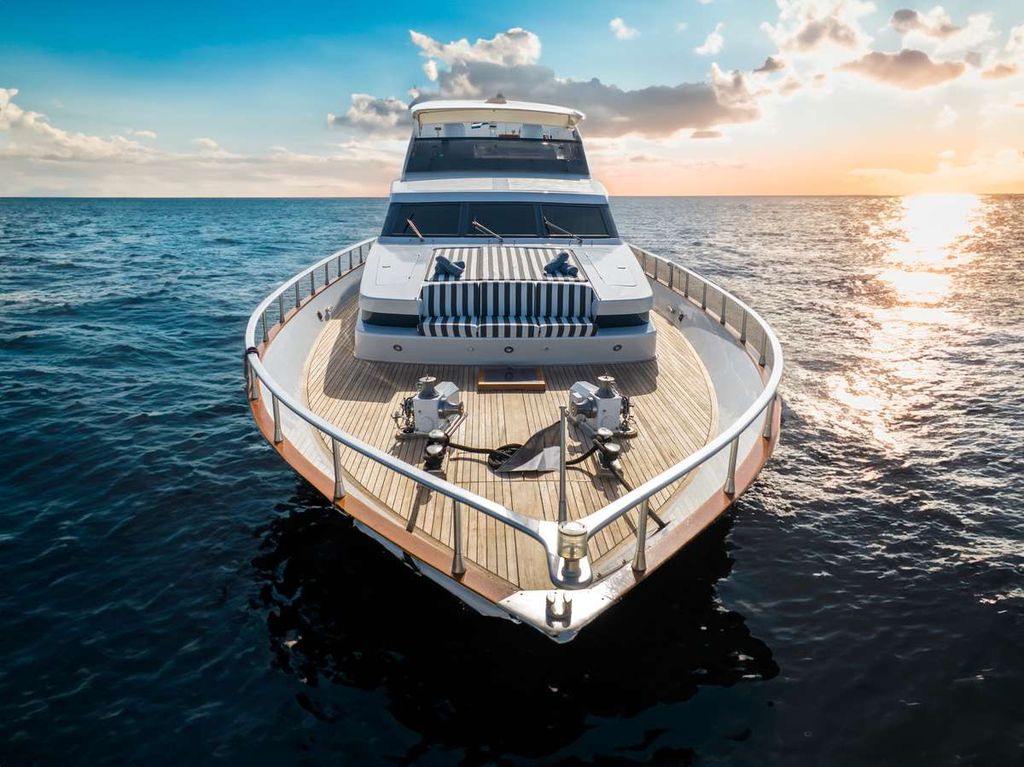 OPERA - Boat Images