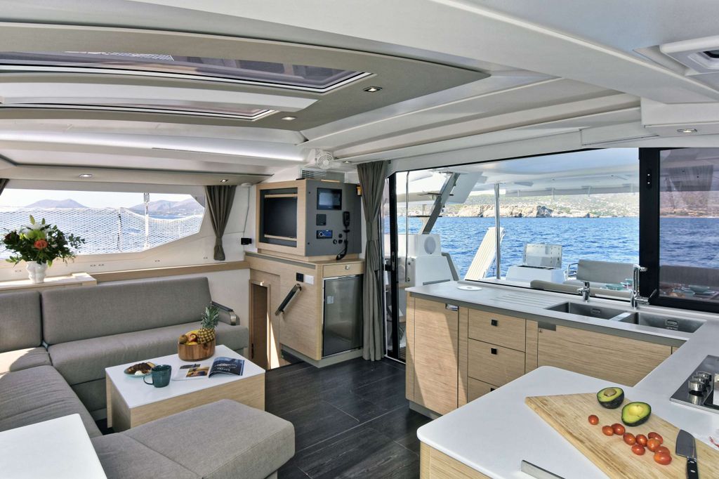 HELIDONI - Boat Images