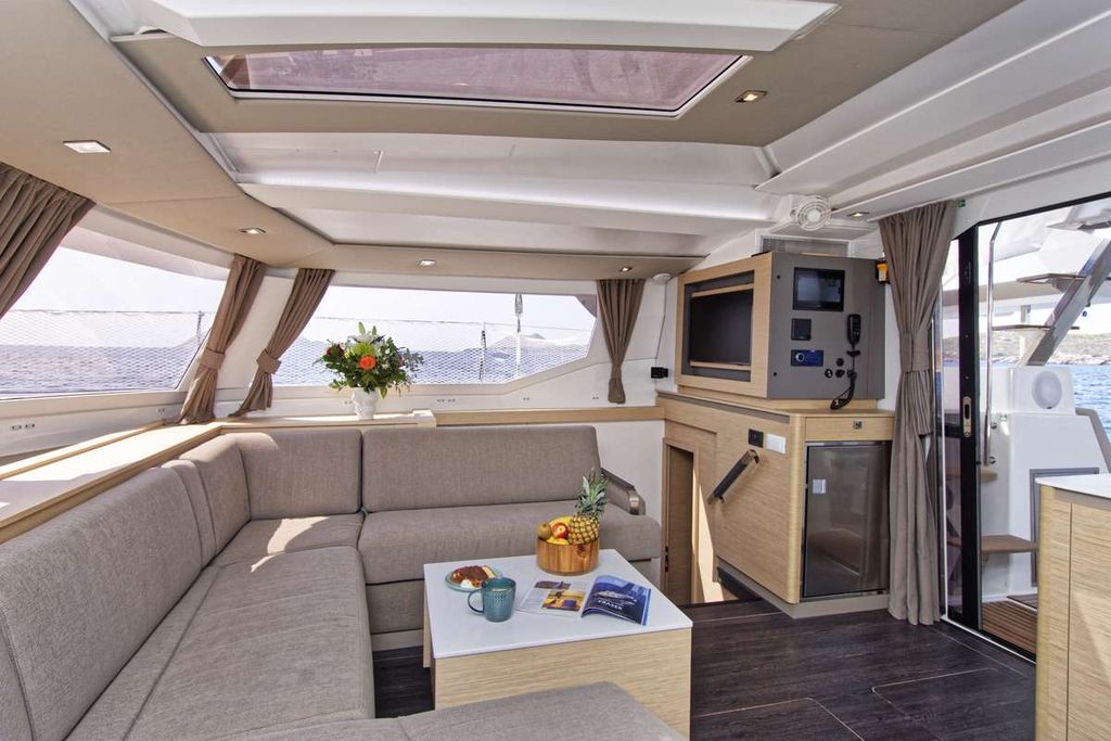 HELIDONI - Boat Images