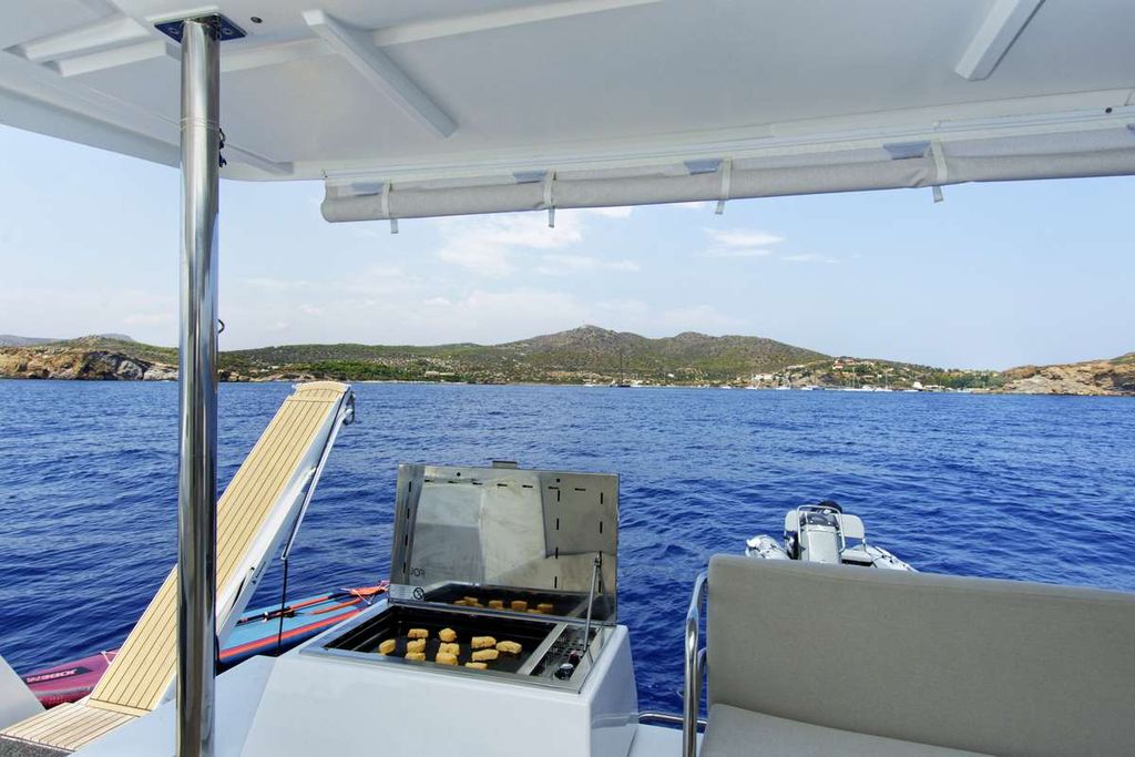 HELIDONI - Boat Images