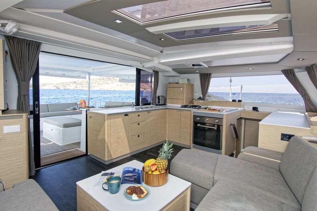 HELIDONI - Boat Images