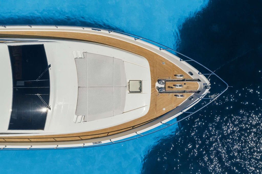 SIMPLY BRILLIANT - Boat Images