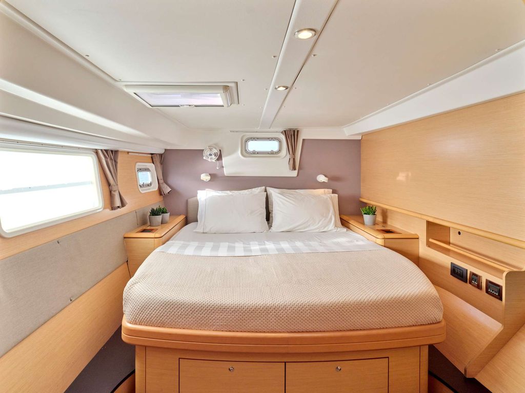 SOPHIA - Boat Images