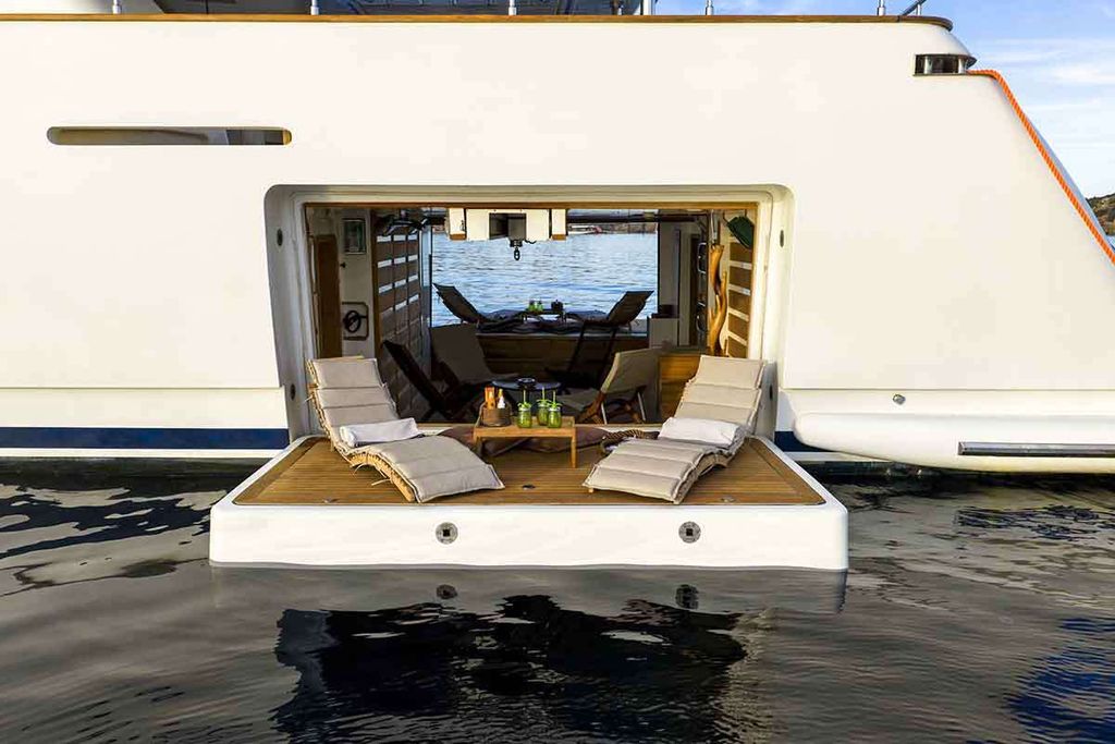 PARADISE - Boat Images
