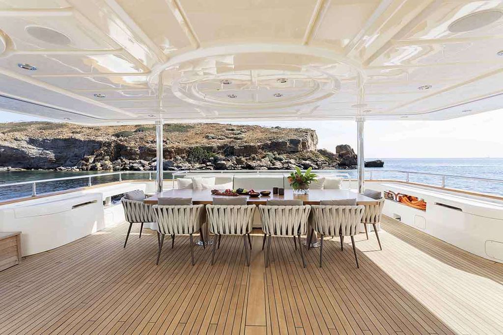 PARADISE - Boat Images