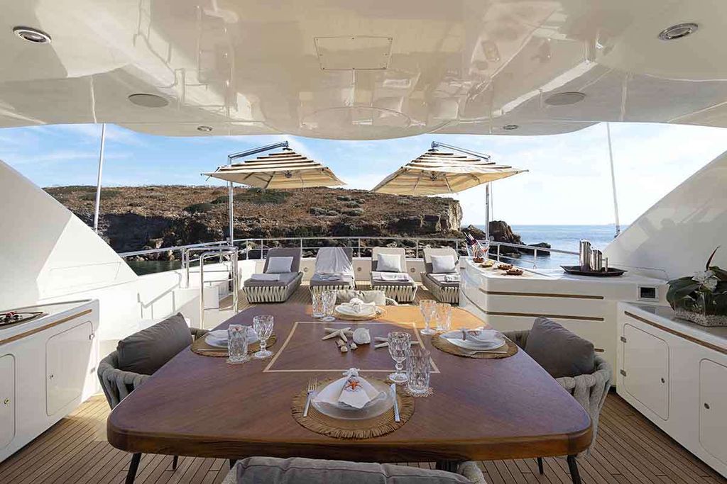 PARADISE - Boat Images