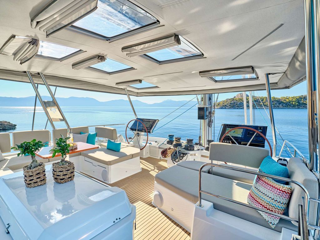 SUNMOON - Boat Images
