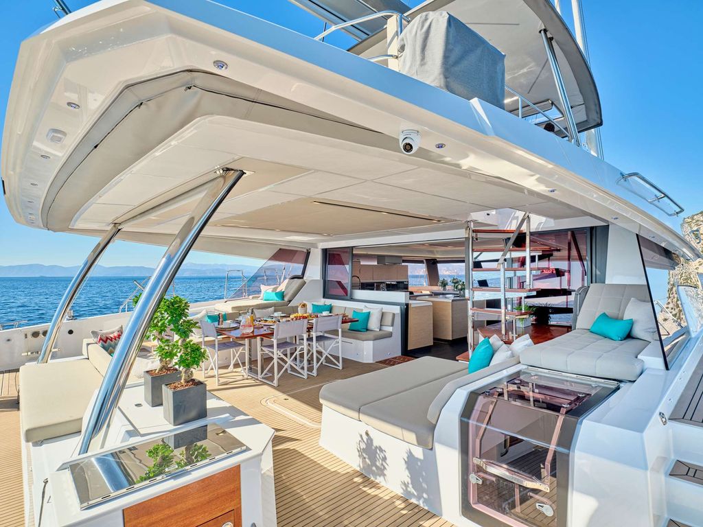 SUNMOON - Boat Images