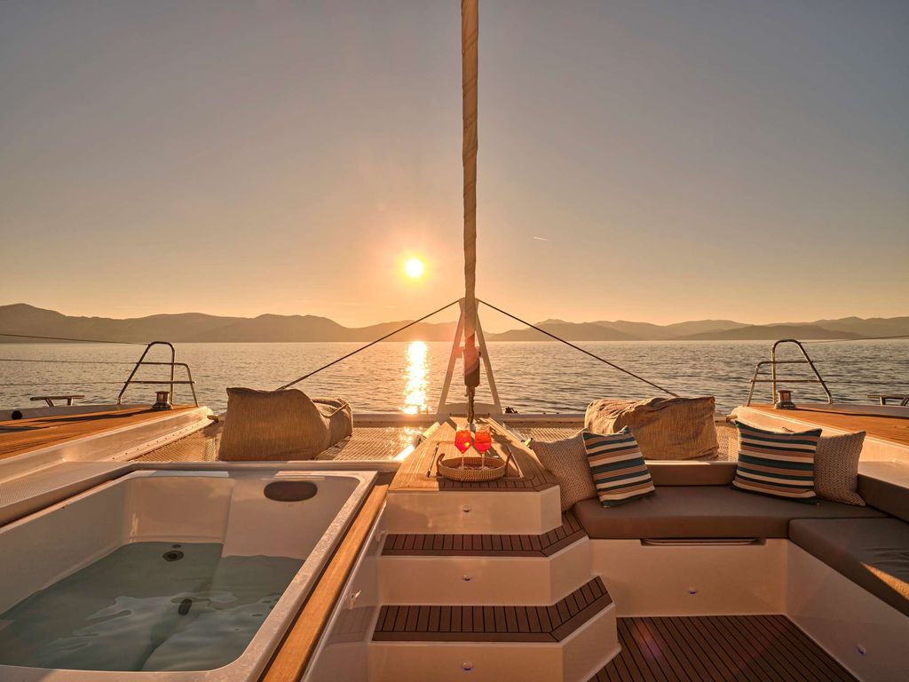 SUNMOON - Boat Images