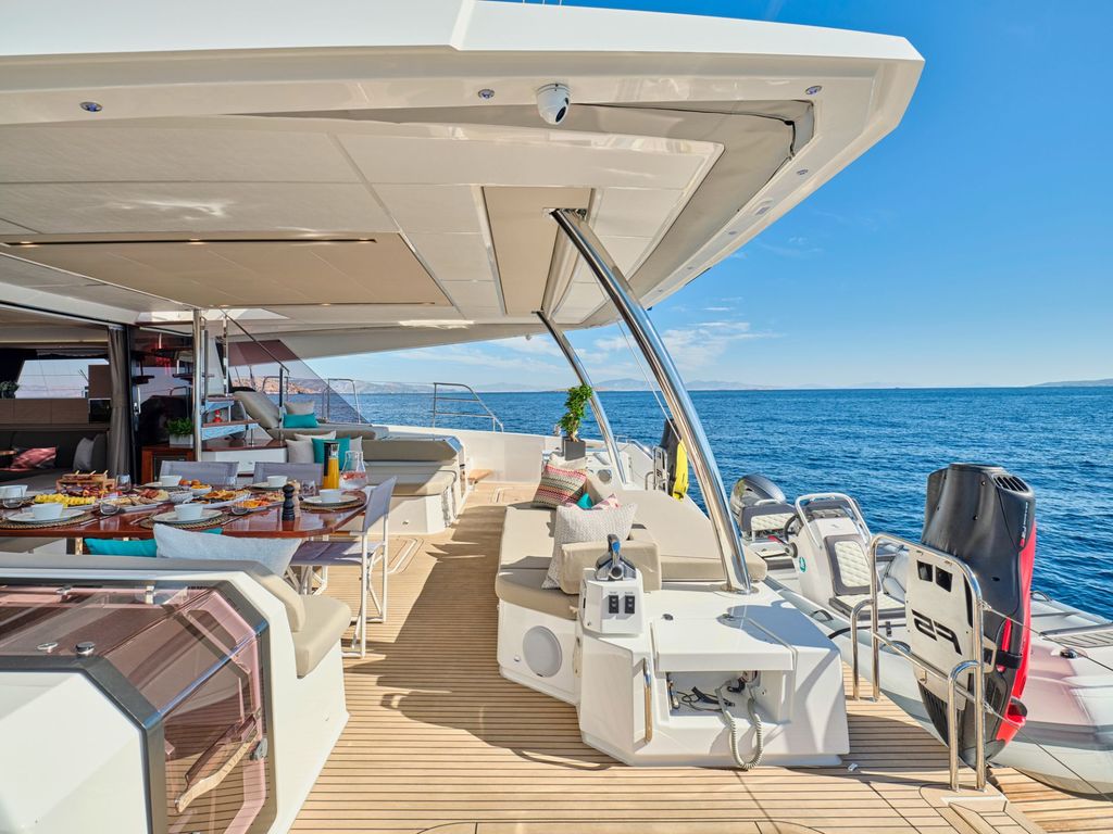 SUNMOON - Boat Images