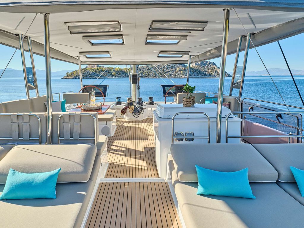 SUNMOON - Boat Images