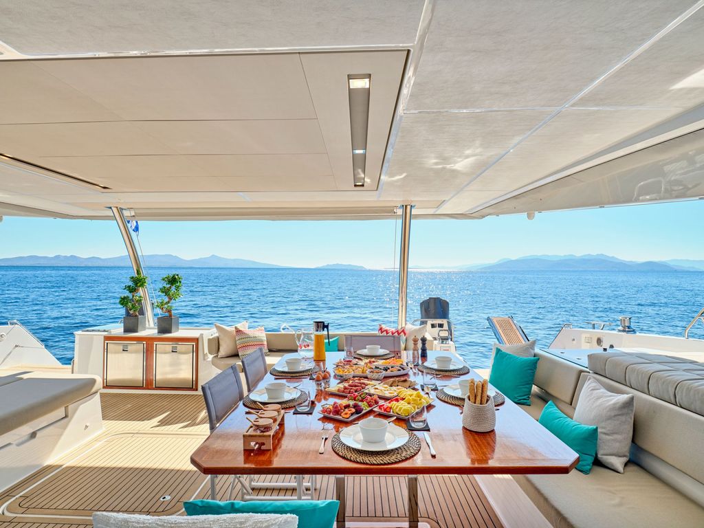 SUNMOON - Boat Images