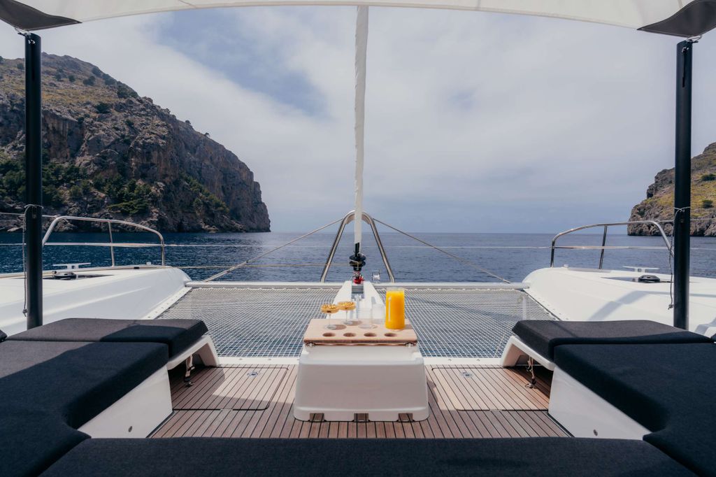 ALMOSTA ROAD - Boat Images