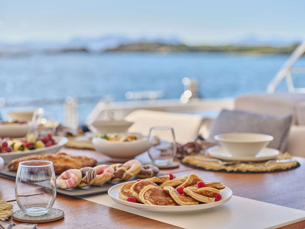MAJESTY OF GREECE - Boat Images