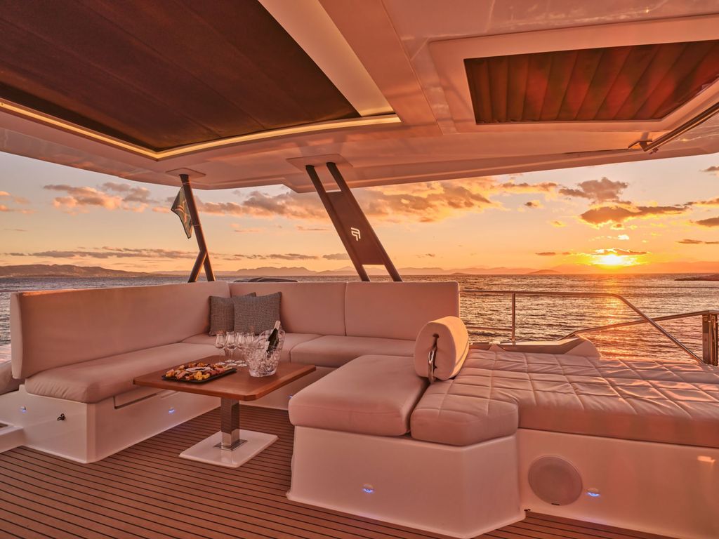 MAJESTY OF GREECE - Boat Images