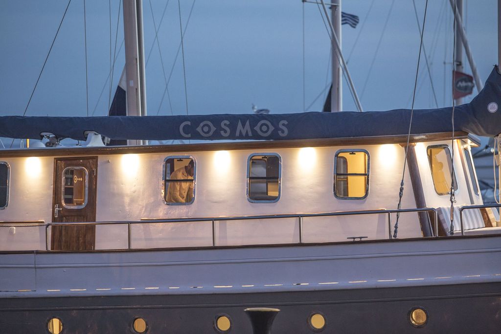 COSMOS - Boat Images