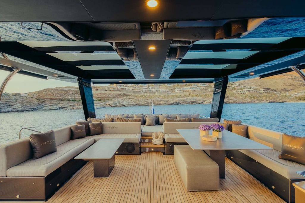 Honeymoon - Boat Images